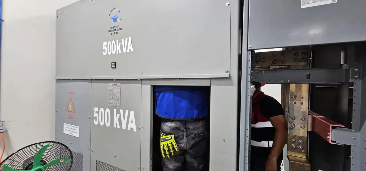 Mantenimiento en gabinete de potencia 500 kVA