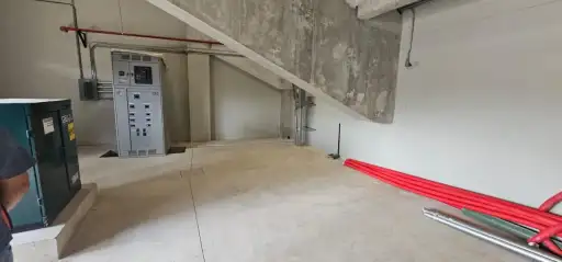Avance de instalación eléctrica industrial